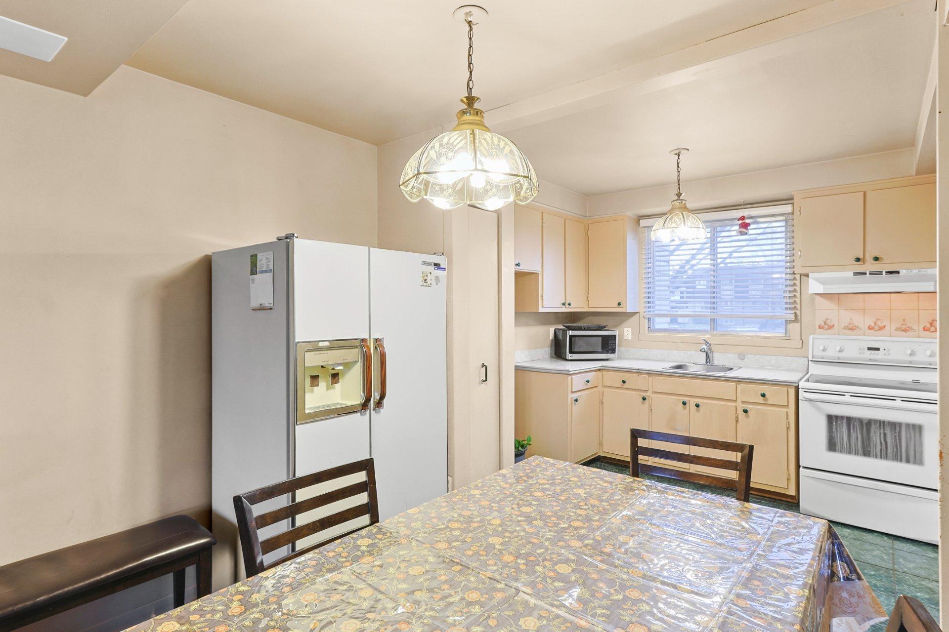 









256


Rue Gardenia

,
Dollard-des-Ormeaux,




QC
H9G1B7


