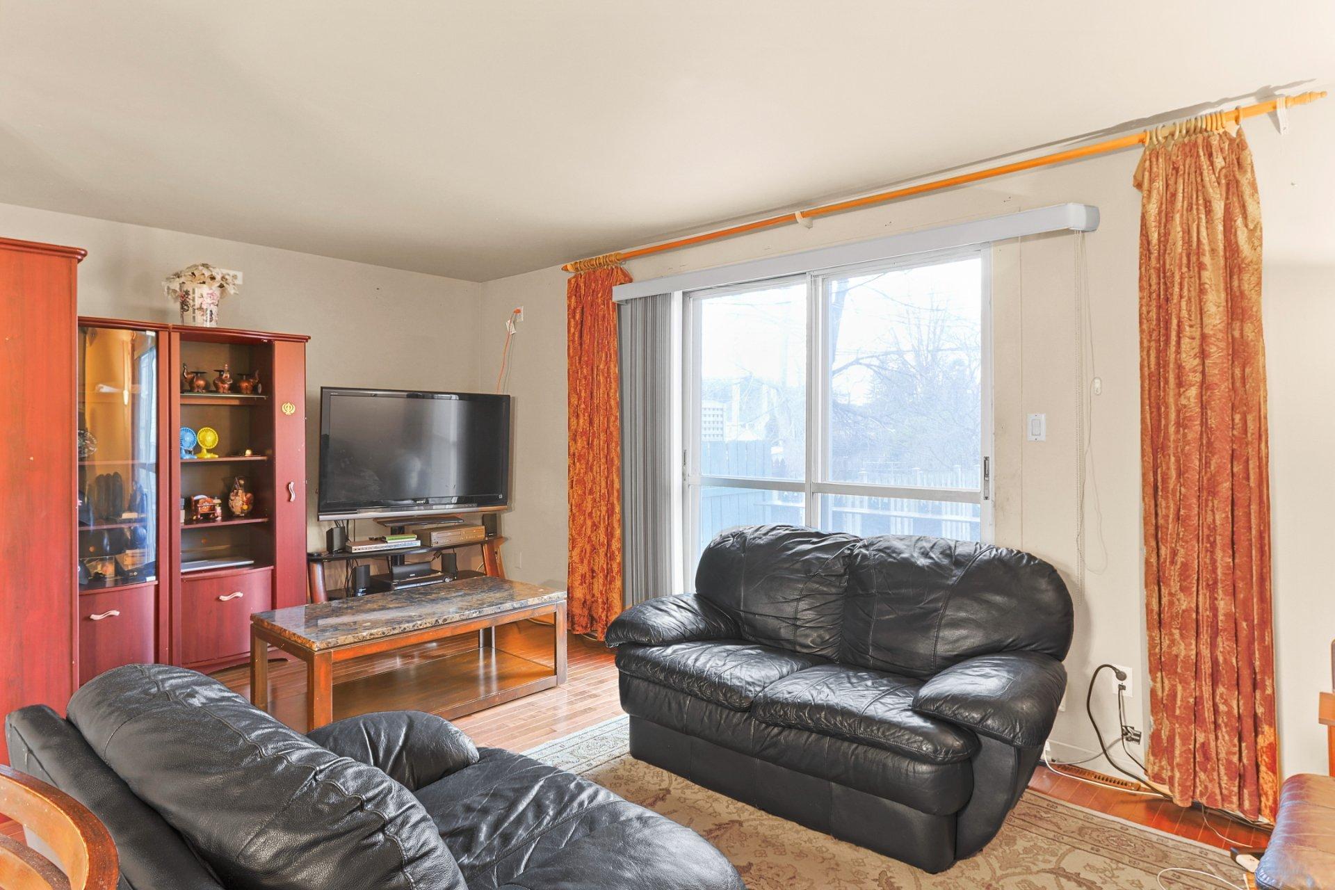 









256


Rue Gardenia

,
Dollard-des-Ormeaux,




QC
H9G1B7

