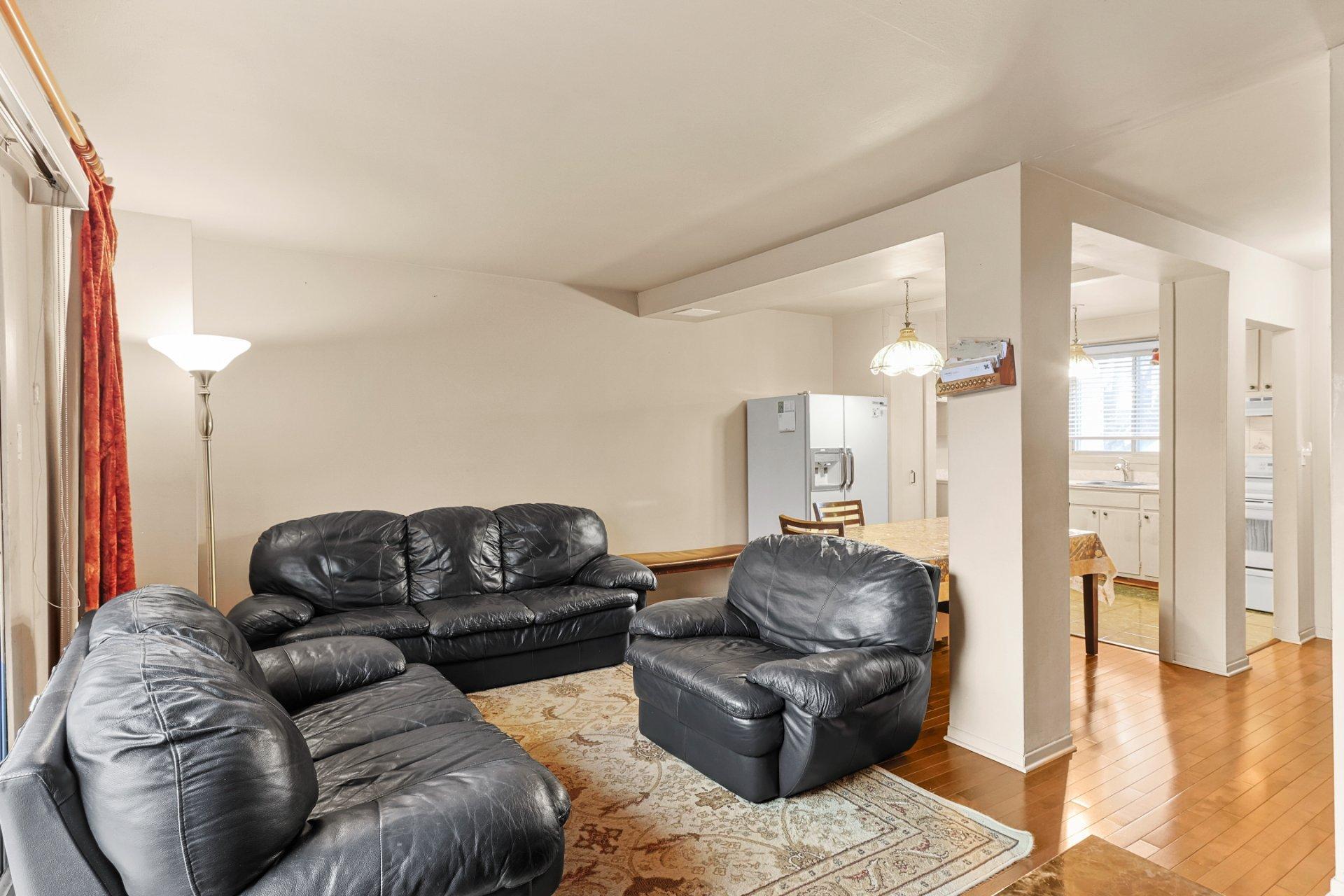 









256


Rue Gardenia

,
Dollard-des-Ormeaux,




QC
H9G1B7

