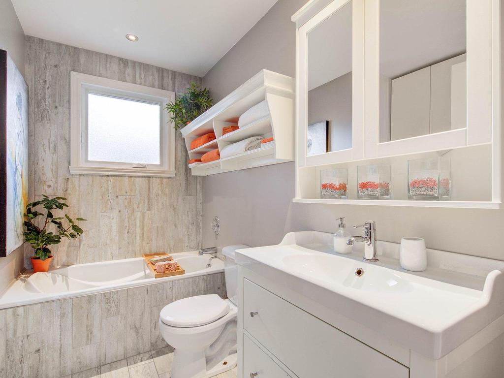 









155


Rue de Naples

,
Repentigny (Repentigny),




QC
J5Y2B6

