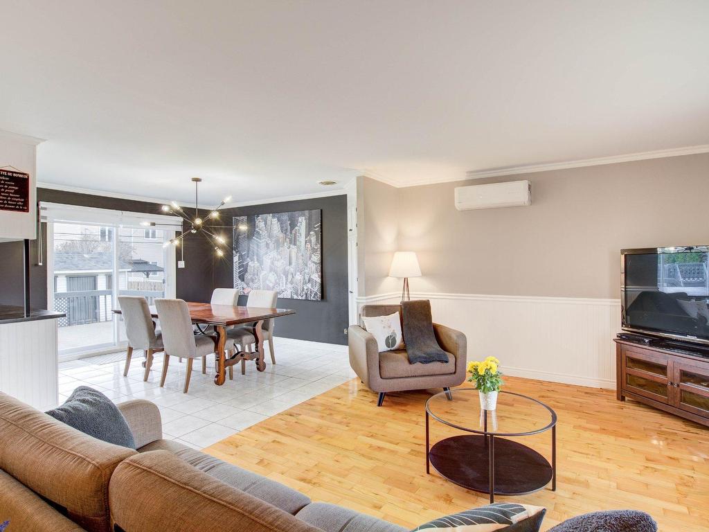 









155


Rue de Naples

,
Repentigny (Repentigny),




QC
J5Y2B6

