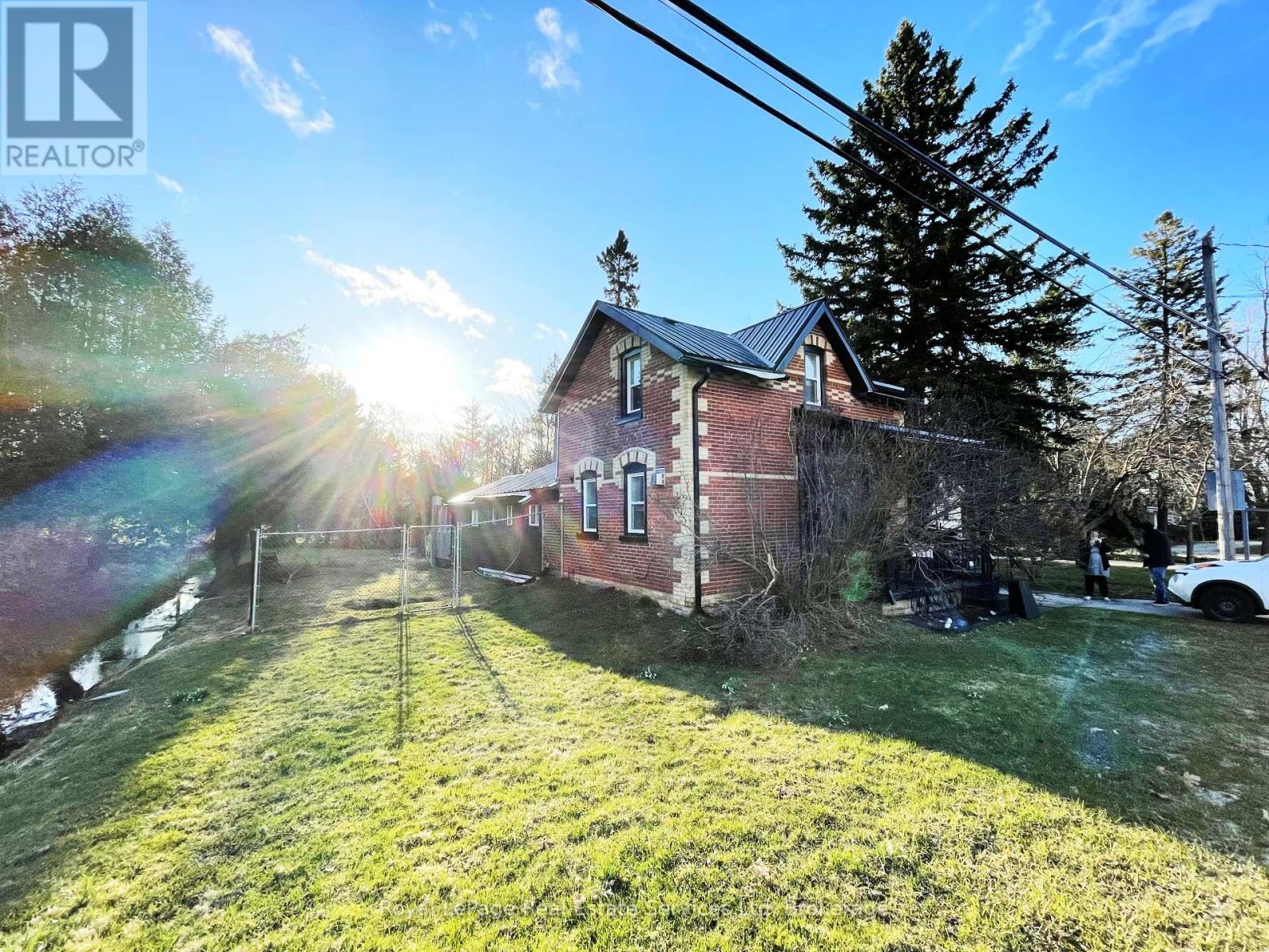












2834 COUNTY ROAD 124 ROAD W

,
Clearview,




Ontario
L0M1H0

