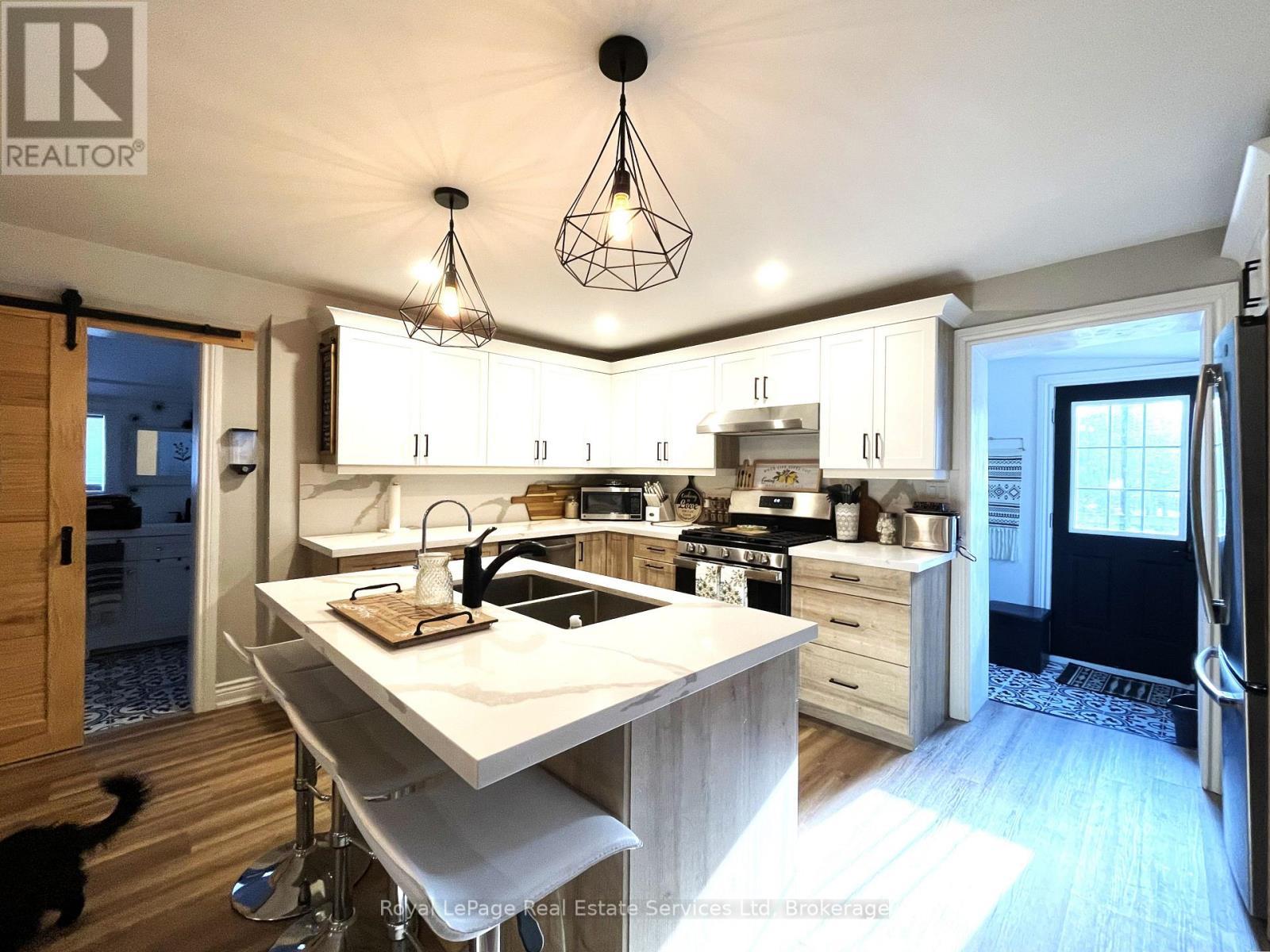 












2834 COUNTY ROAD 124 ROAD W

,
Clearview,




Ontario
L0M1H0

