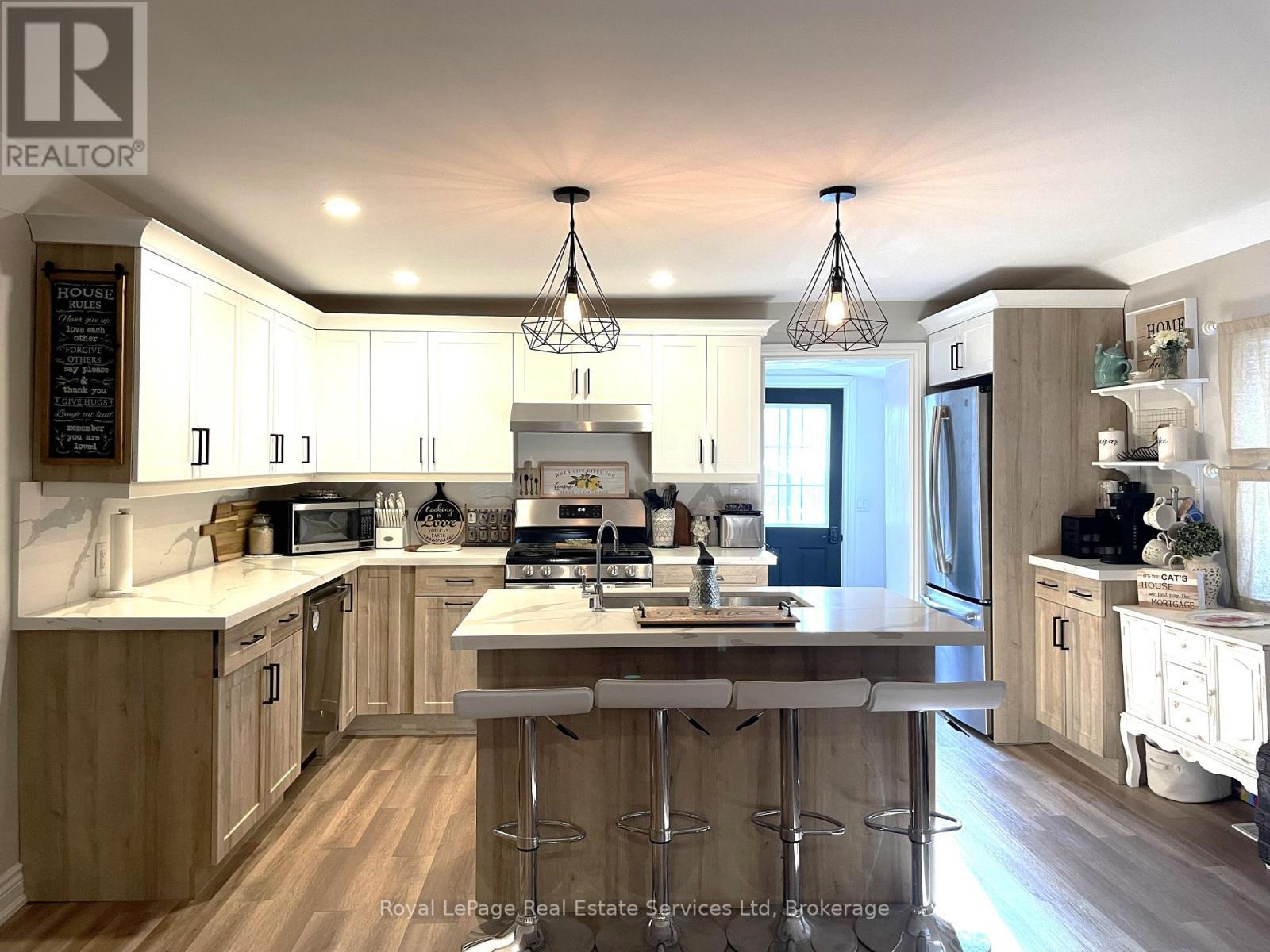 












2834 COUNTY ROAD 124 ROAD W

,
Clearview,




Ontario
L0M1H0

