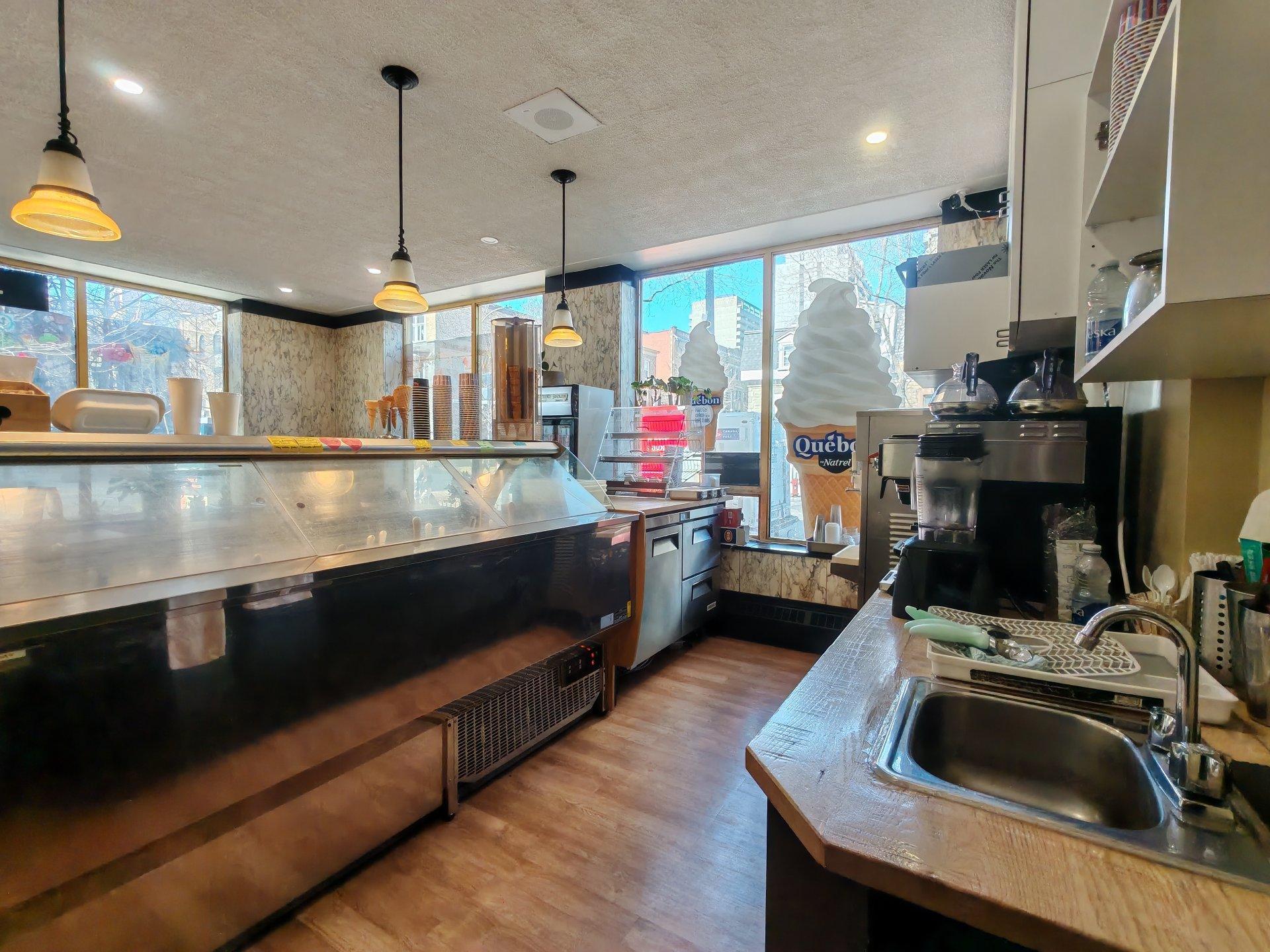 









2150


Boul. De Maisonneuve O.

, 100,
Montréal (Ville-Marie),




QC
H3H1L2

