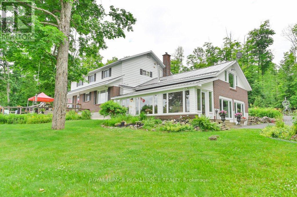 












17276 HIGHWAY 41

,
Addington Highlands (Addington Highlands),




Ontario
K0H1K0

