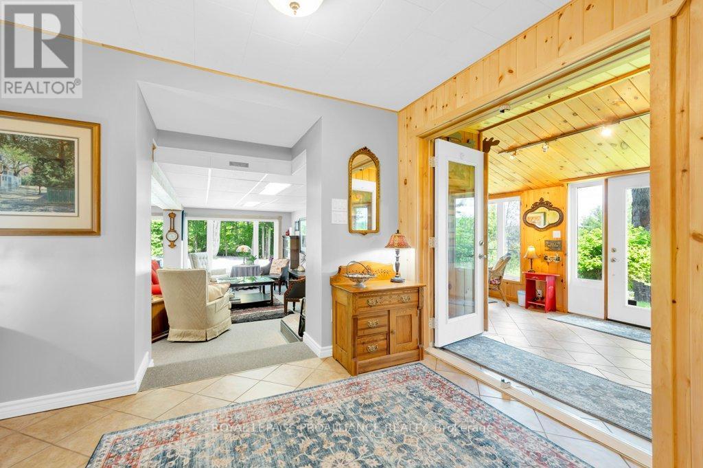












17276 HIGHWAY 41

,
Addington Highlands (Addington Highlands),




Ontario
K0H1K0

