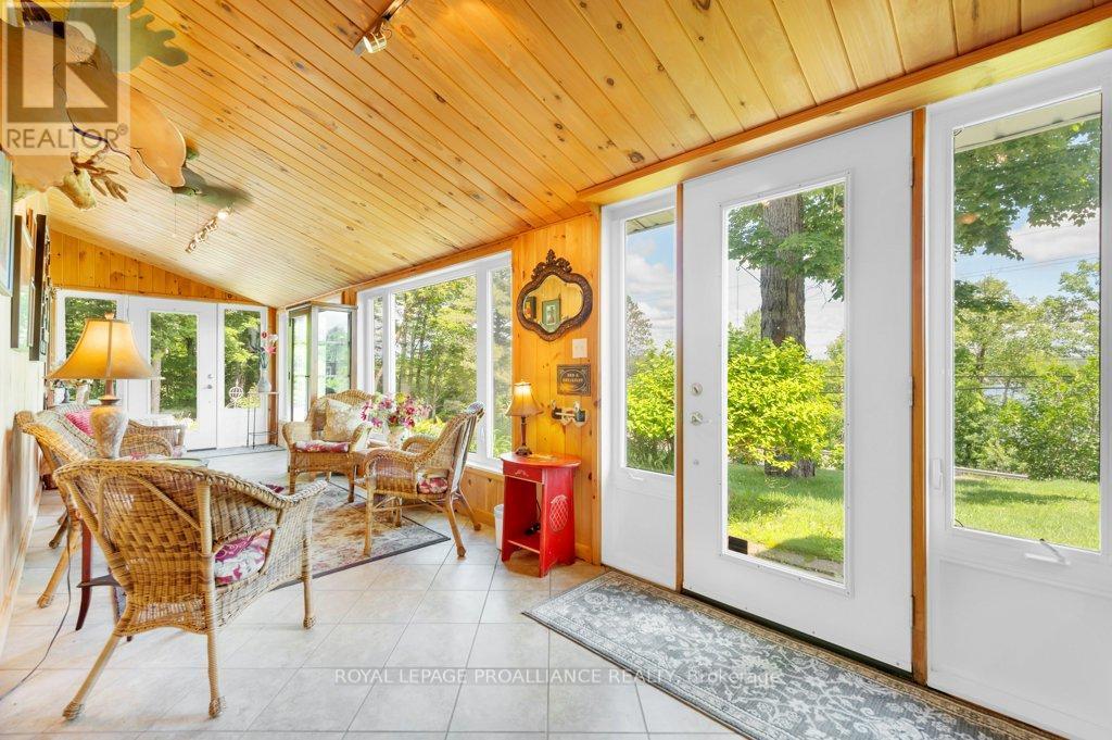












17276 HIGHWAY 41

,
Addington Highlands (Addington Highlands),




Ontario
K0H1K0

