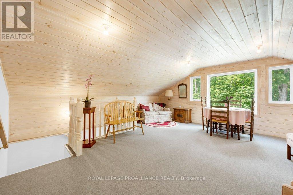 












17276 HIGHWAY 41

,
Addington Highlands (Addington Highlands),




Ontario
K0H1K0

