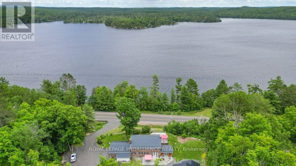 












17276 HIGHWAY 41

,
Addington Highlands (Addington Highlands),




Ontario
K0H1K0

