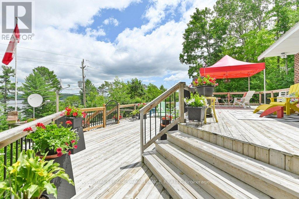 












17276 HIGHWAY 41

,
Addington Highlands (Addington Highlands),




Ontario
K0H1K0

