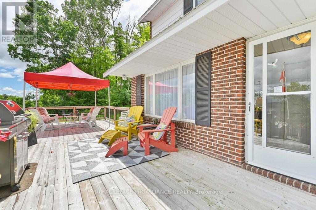 












17276 HIGHWAY 41

,
Addington Highlands (Addington Highlands),




Ontario
K0H1K0

