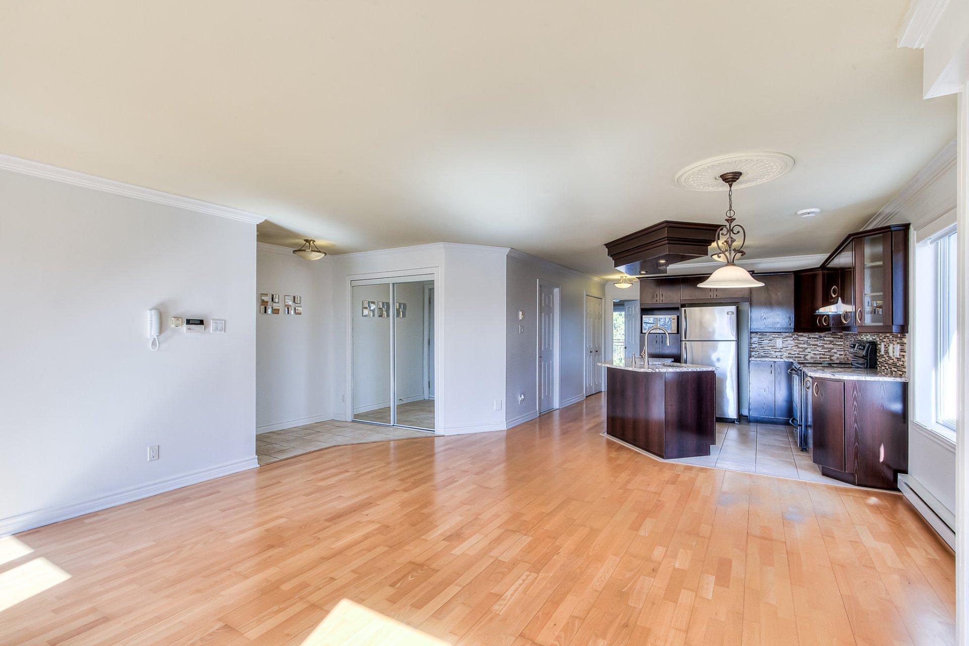 









6805


Boul. des Laurentides

, 301,
Laval (Auteuil),




QC
H7H1A3

