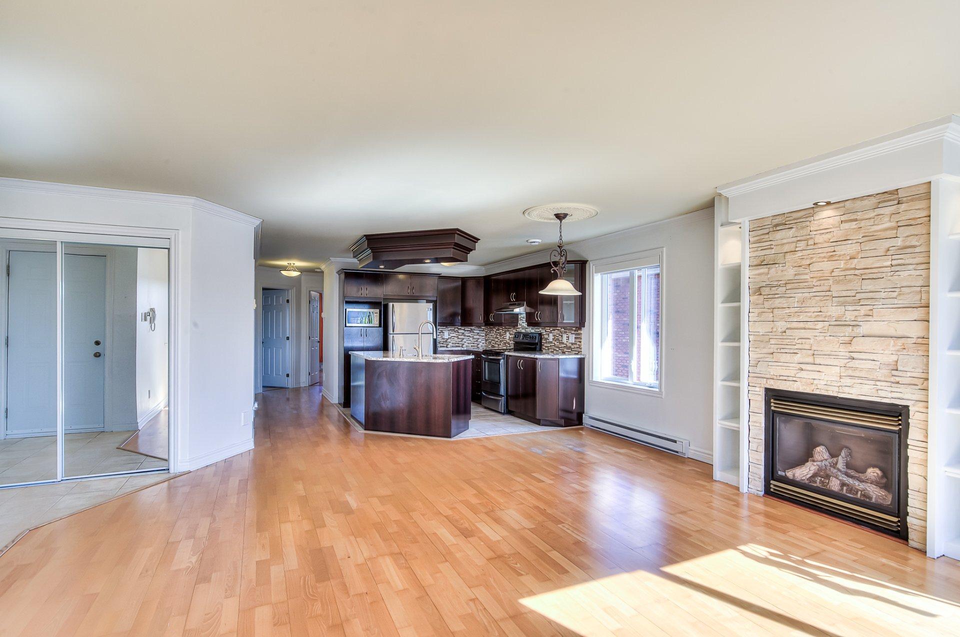 









6805


Boul. des Laurentides

, 301,
Laval (Auteuil),




QC
H7H1A3

