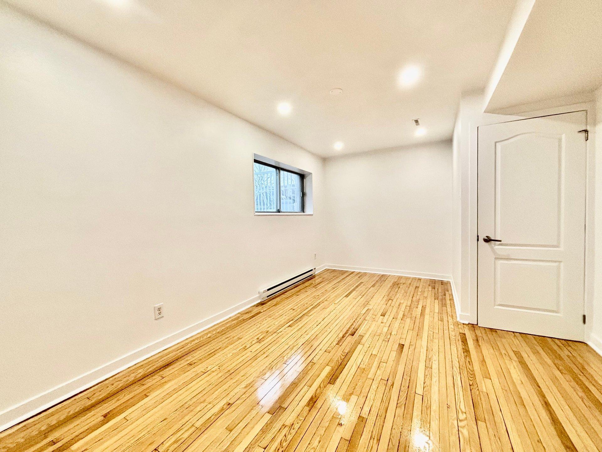 









4960


Boul. Notre-Dame

, A,
Laval (Chomedey),




QC
H7W1V5


