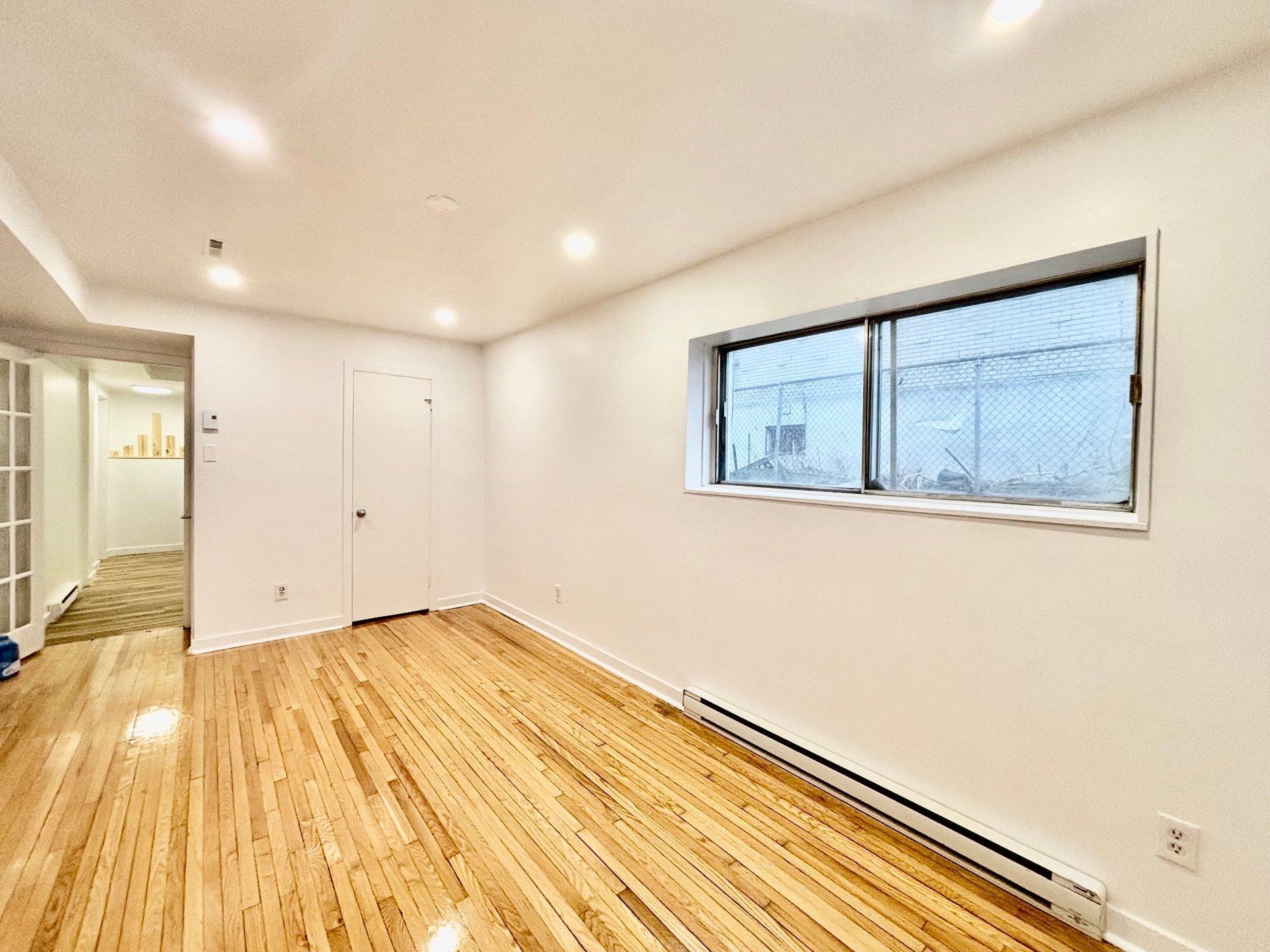 









4960


Boul. Notre-Dame

, A,
Laval (Chomedey),




QC
H7W1V5

