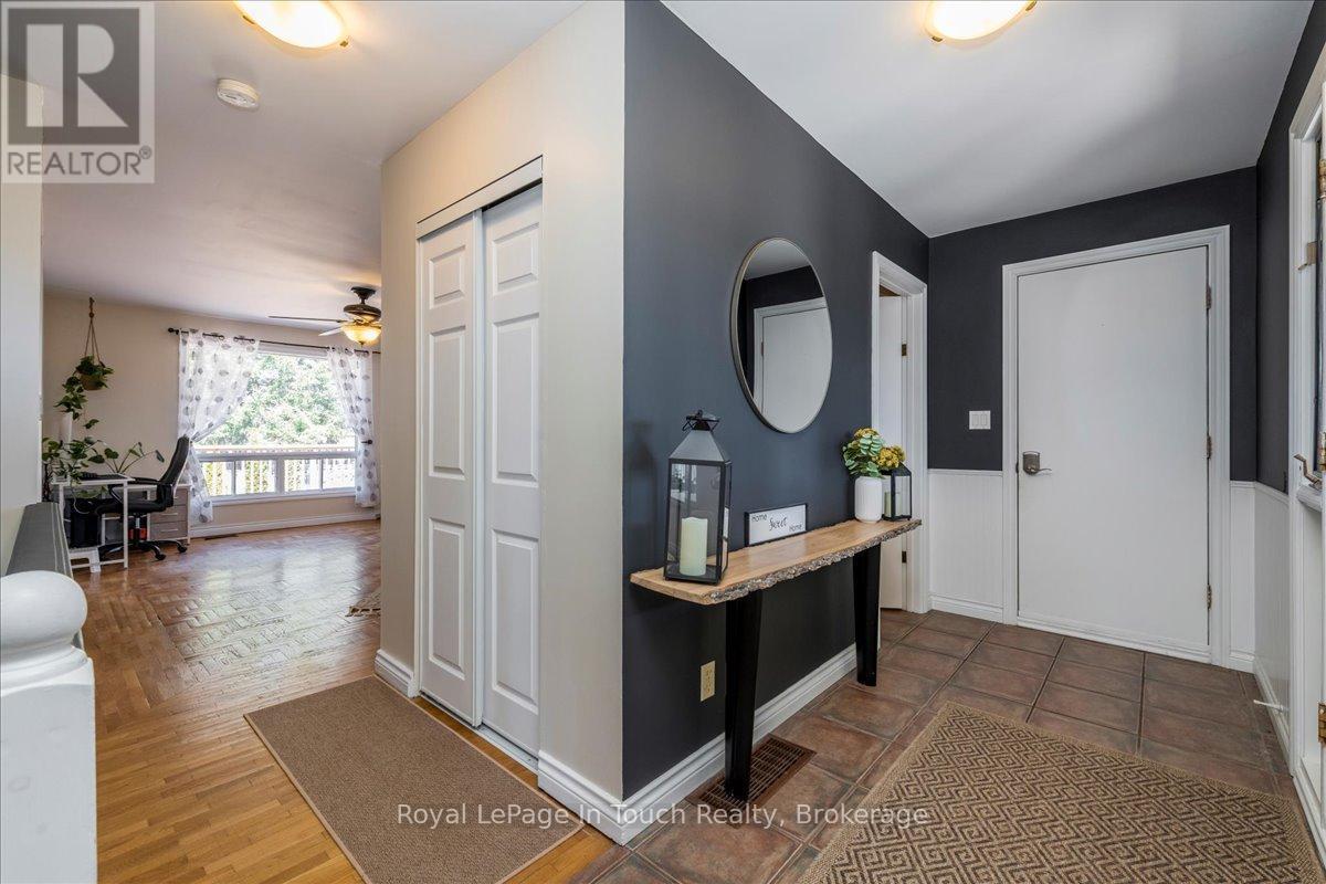 












93 EDWARD STREET

,
Penetanguishene,




Ontario
L9M1J3

