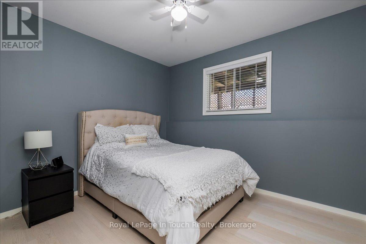 












93 EDWARD STREET

,
Penetanguishene,




Ontario
L9M1J3

