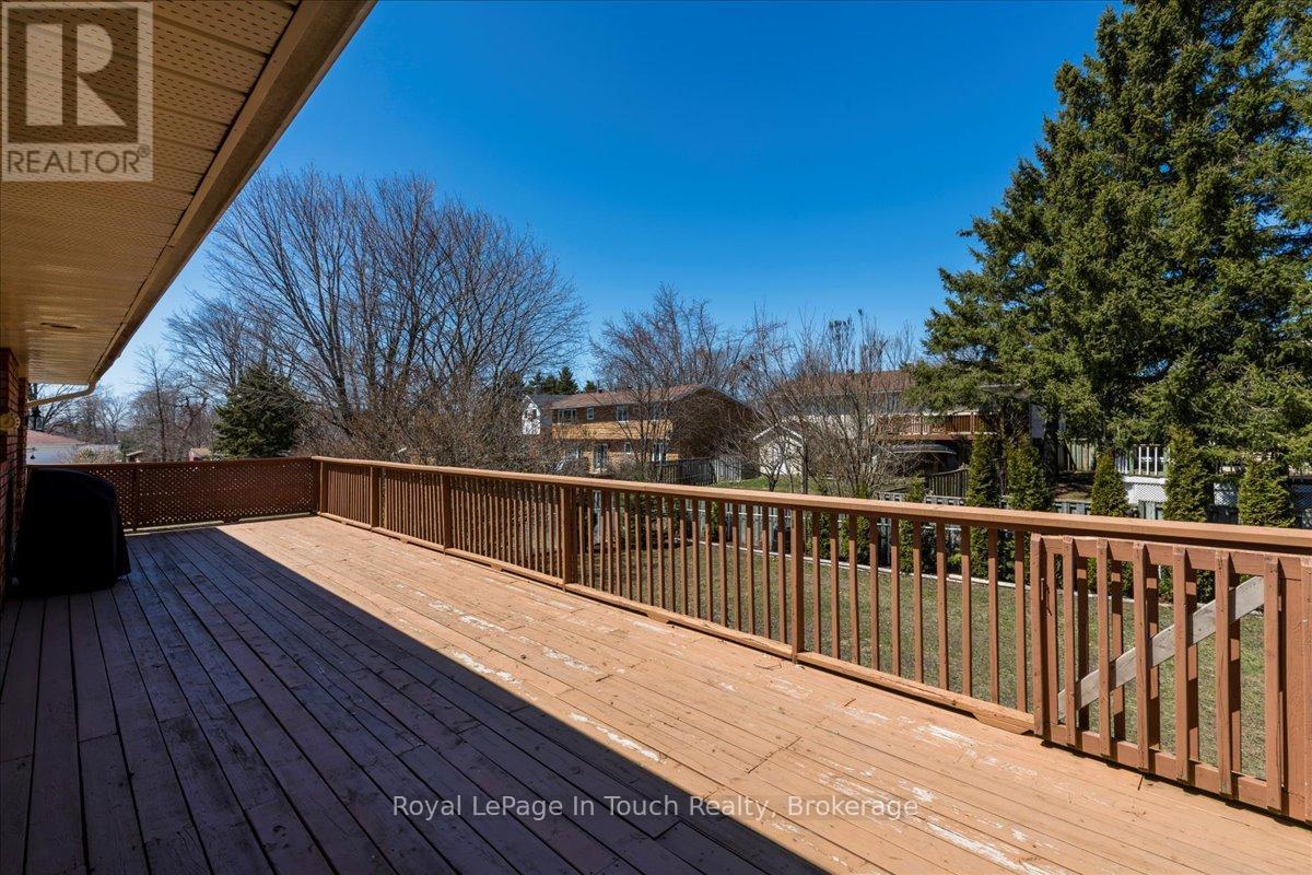 












93 EDWARD STREET

,
Penetanguishene,




Ontario
L9M1J3

