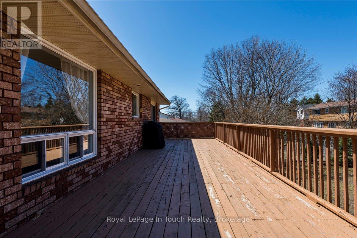 












93 EDWARD STREET

,
Penetanguishene,




Ontario
L9M1J3

