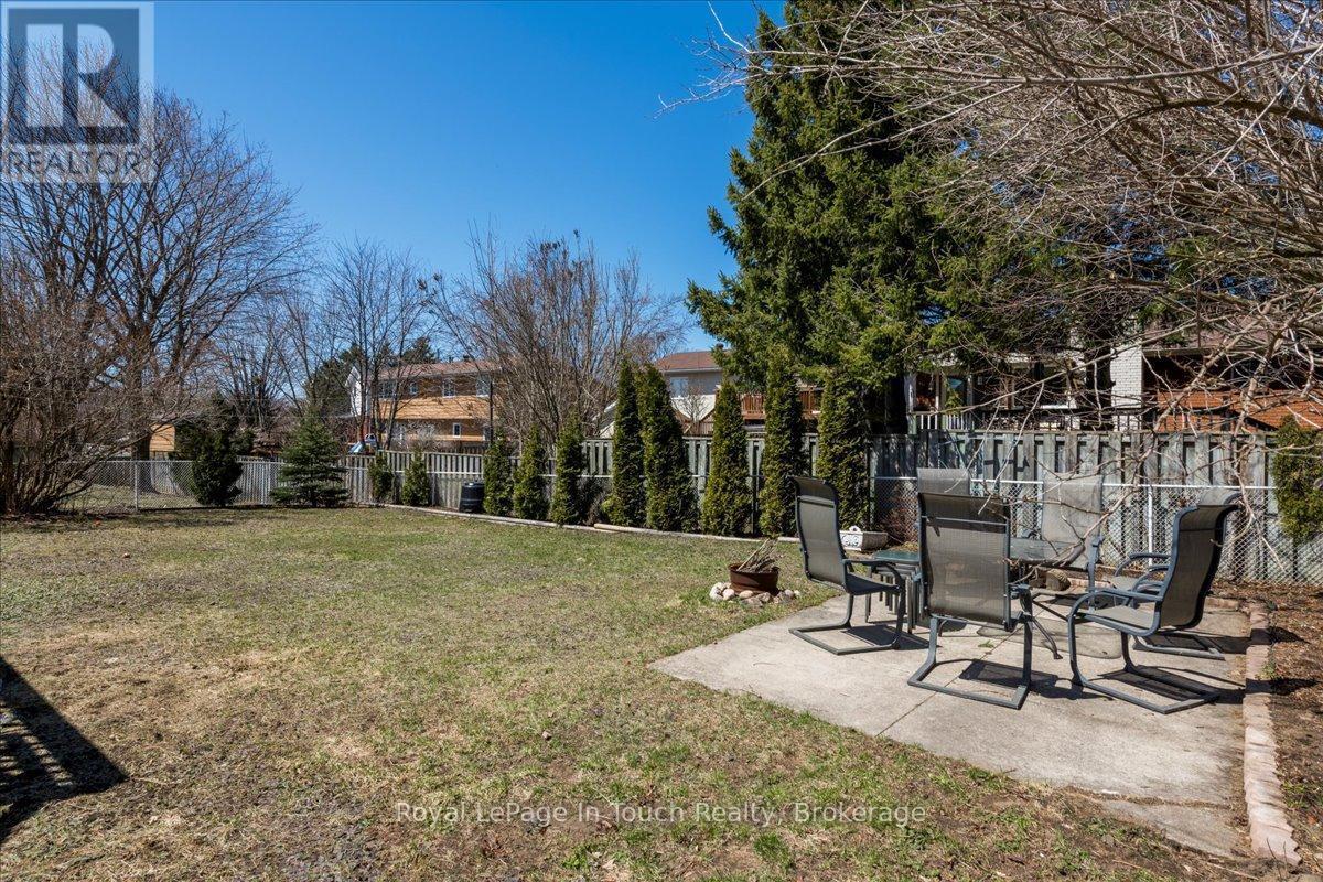 












93 EDWARD STREET

,
Penetanguishene,




Ontario
L9M1J3

