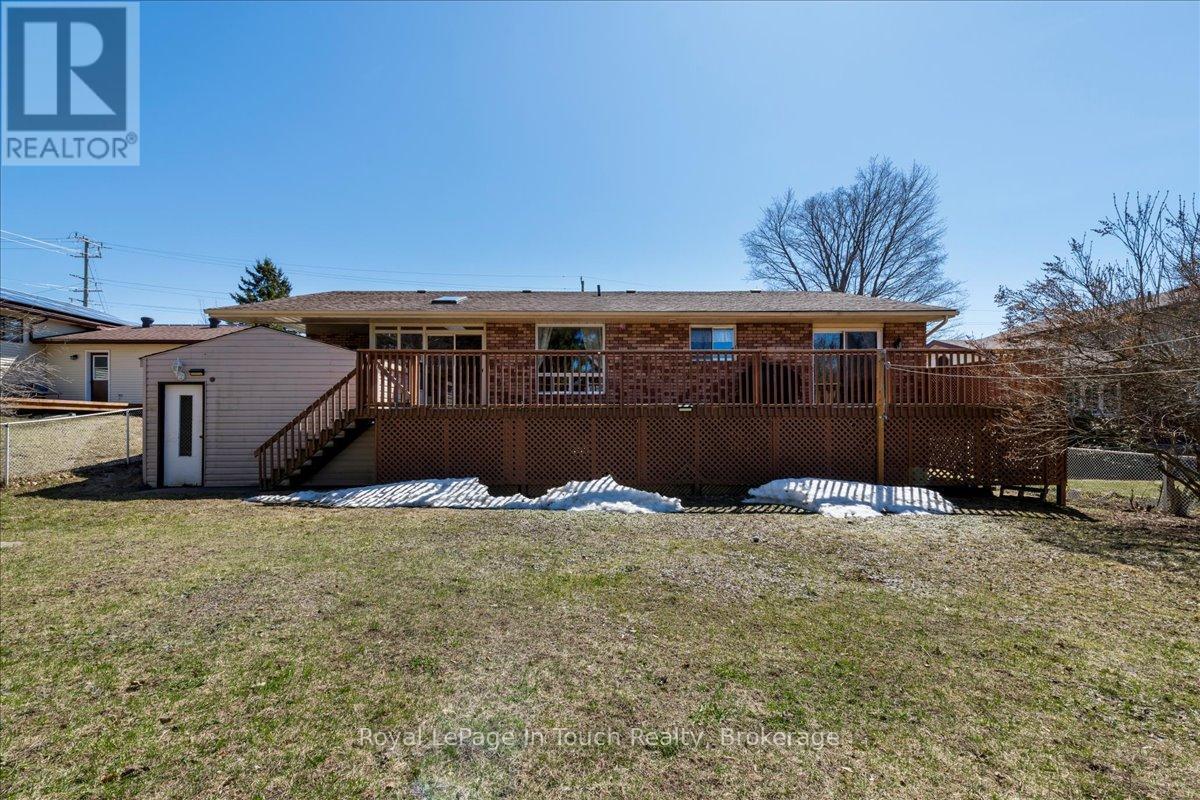 












93 EDWARD STREET

,
Penetanguishene,




Ontario
L9M1J3

