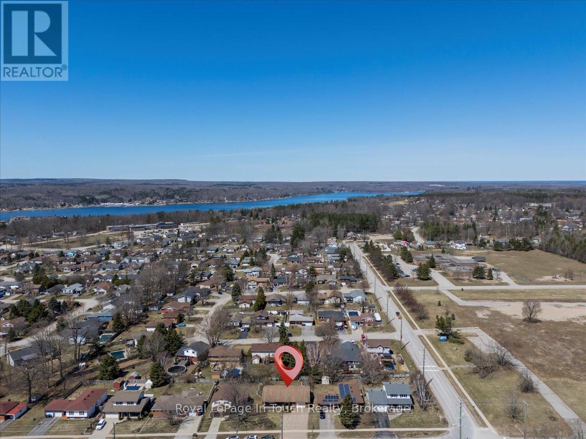 












93 EDWARD STREET

,
Penetanguishene,




Ontario
L9M1J3

