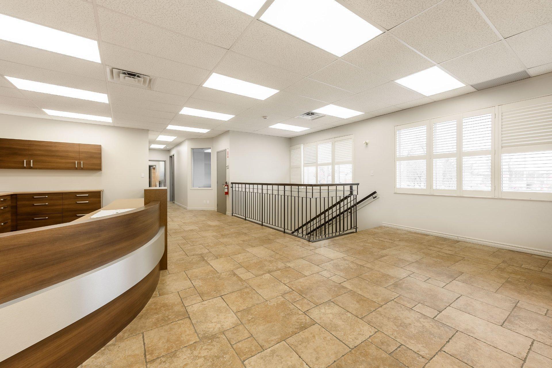 









2041A


Rue Léonard-De Vinci

,
Sainte-Julie,




QC
J3E1Z2

