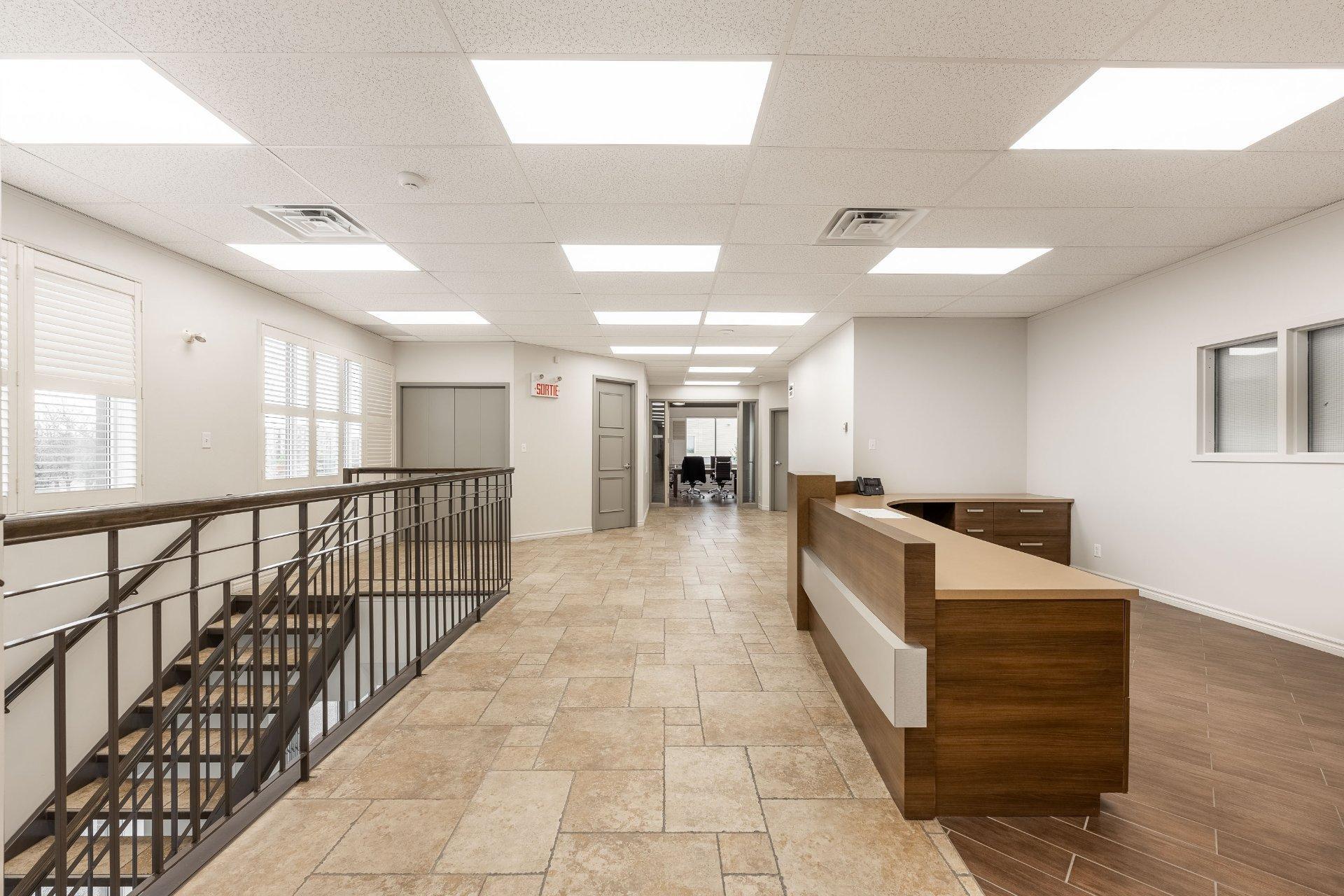 









2041A


Rue Léonard-De Vinci

,
Sainte-Julie,




QC
J3E1Z2

