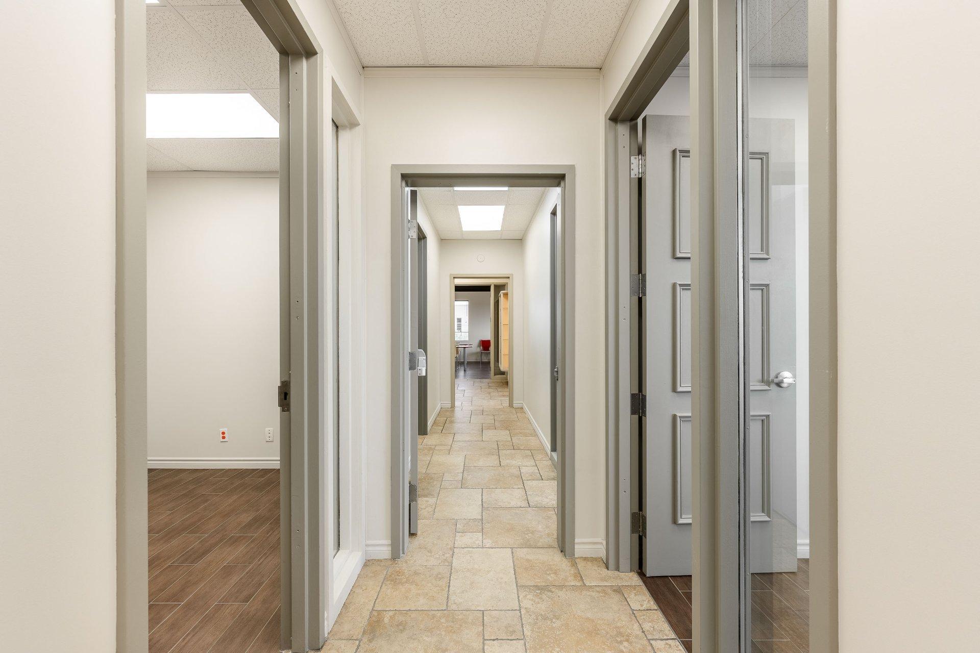 









2041A


Rue Léonard-De Vinci

,
Sainte-Julie,




QC
J3E1Z2

