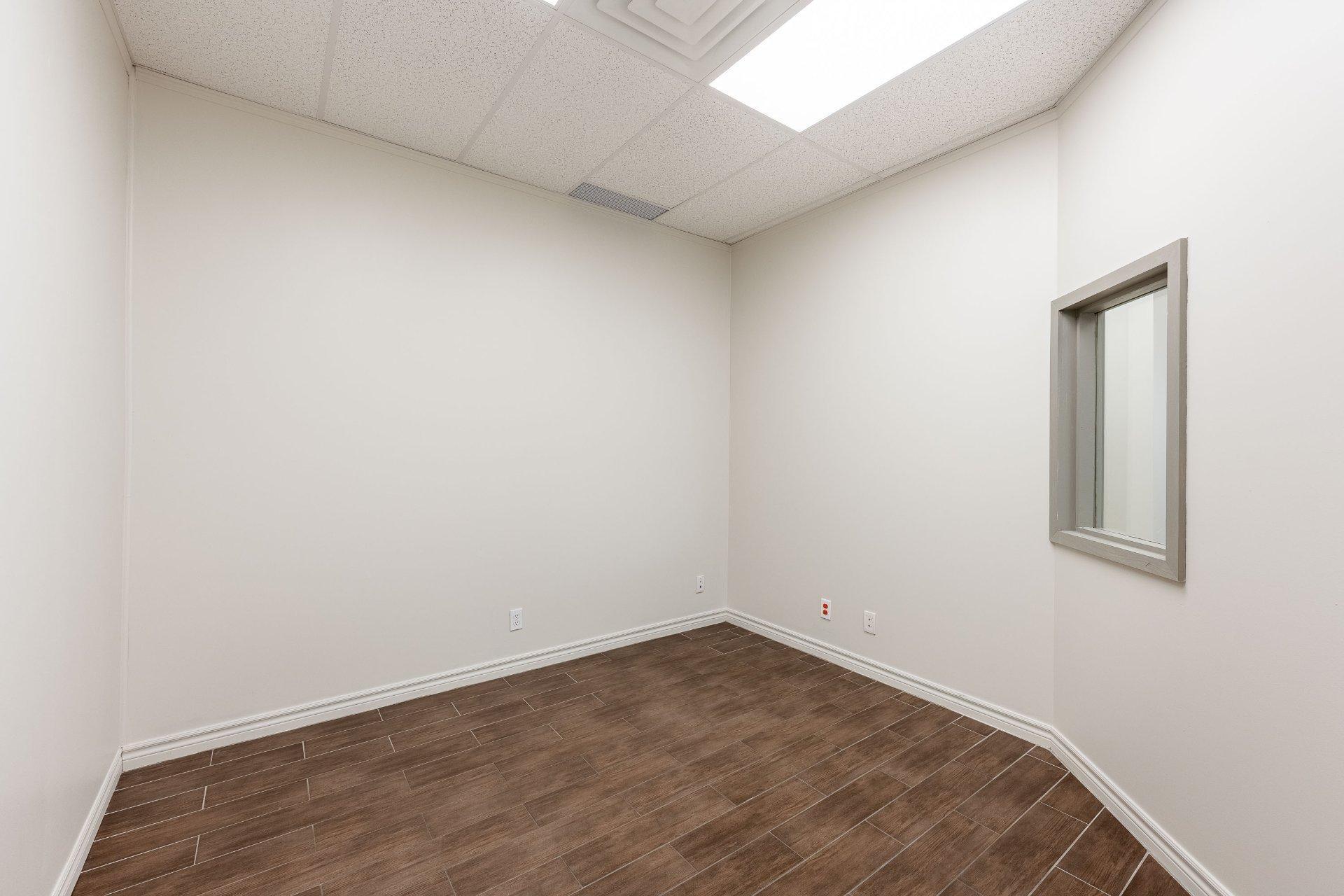 









2041A


Rue Léonard-De Vinci

,
Sainte-Julie,




QC
J3E1Z2

