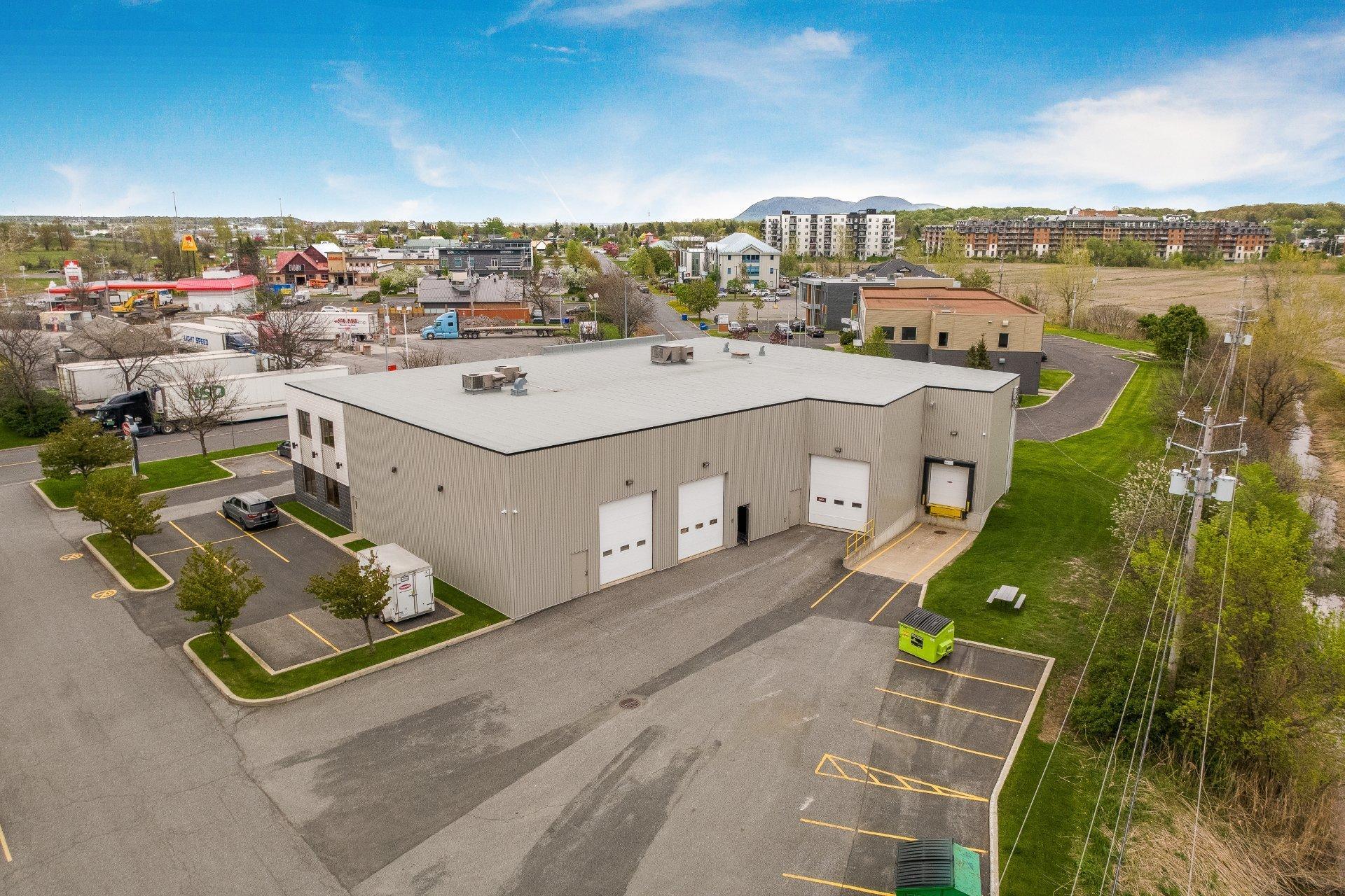 









2041A


Rue Léonard-De Vinci

,
Sainte-Julie,




QC
J3E1Z2

