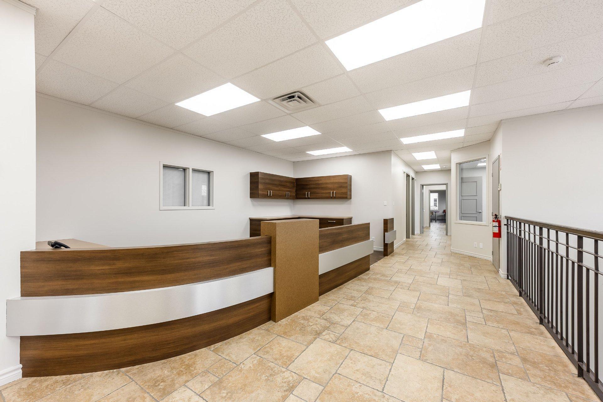 









2041A


Rue Léonard-De Vinci

,
Sainte-Julie,




QC
J3E1Z2

