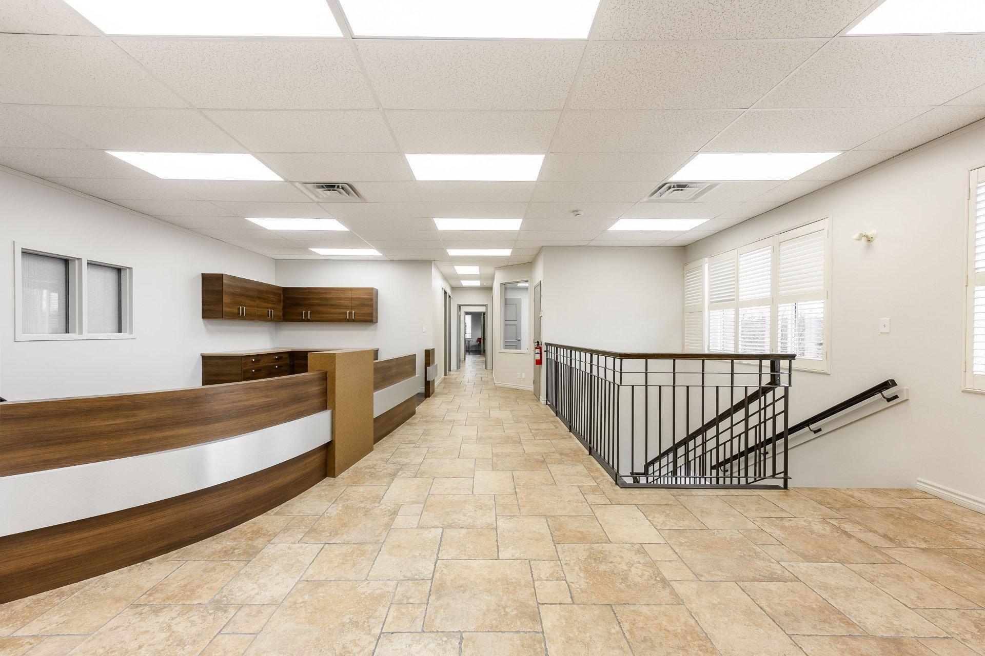 









2041A


Rue Léonard-De Vinci

,
Sainte-Julie,




QC
J3E1Z2

