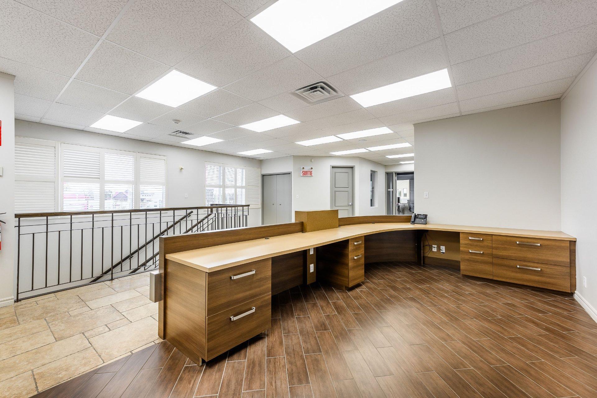 









2041A


Rue Léonard-De Vinci

,
Sainte-Julie,




QC
J3E1Z2

