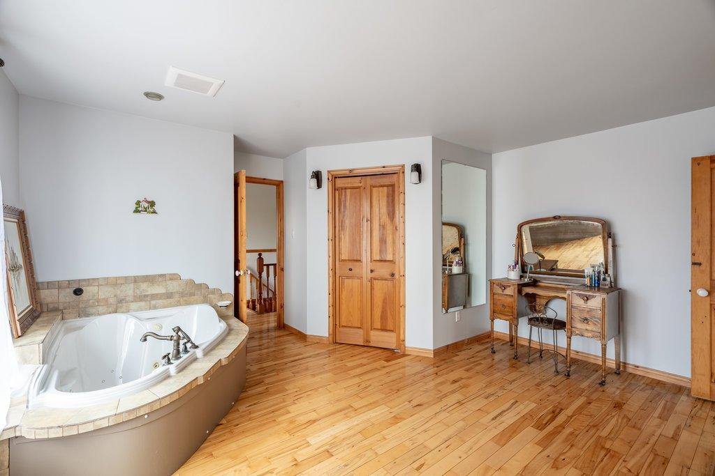 









3


Rue du Mont-Blanc

,
Cantley,




QC
J8V3B2


