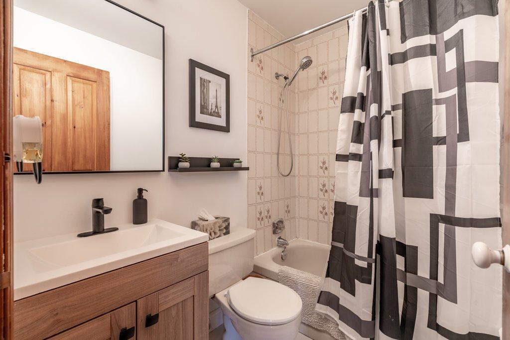 









3


Rue du Mont-Blanc

,
Cantley,




QC
J8V3B2

