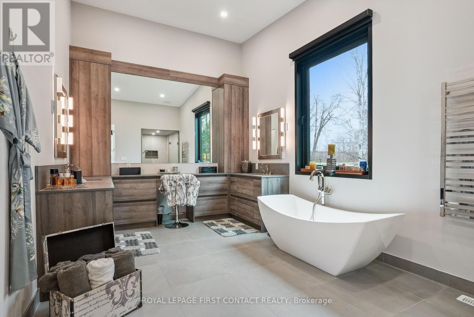 












2761 LOCKHART ROAD

,
Innisfil,




Ontario
L9S3G2

