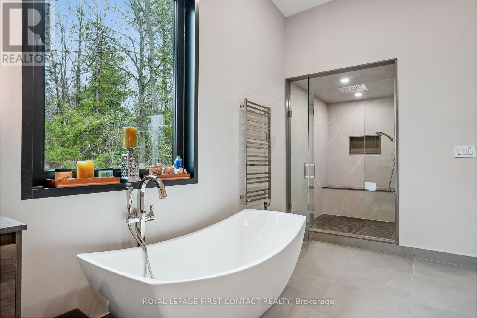 












2761 LOCKHART ROAD

,
Innisfil,




Ontario
L9S3G2

