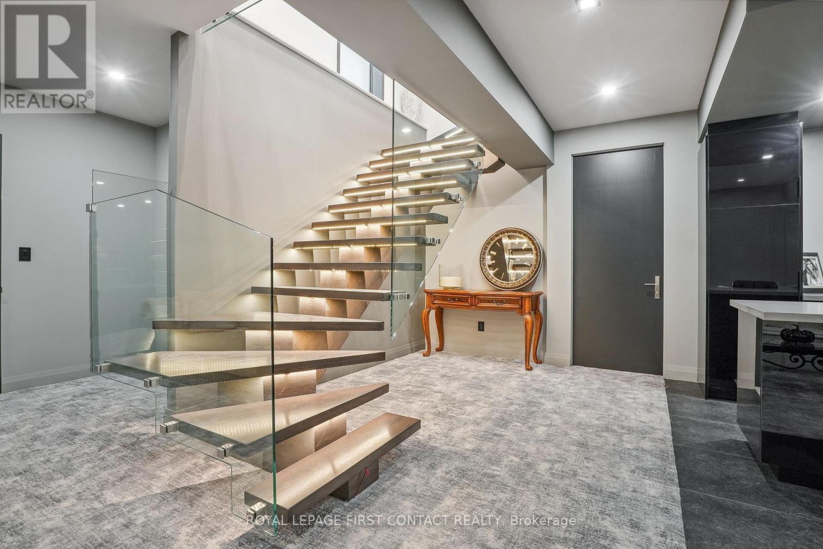 












2761 LOCKHART ROAD

,
Innisfil,




Ontario
L9S3G2


