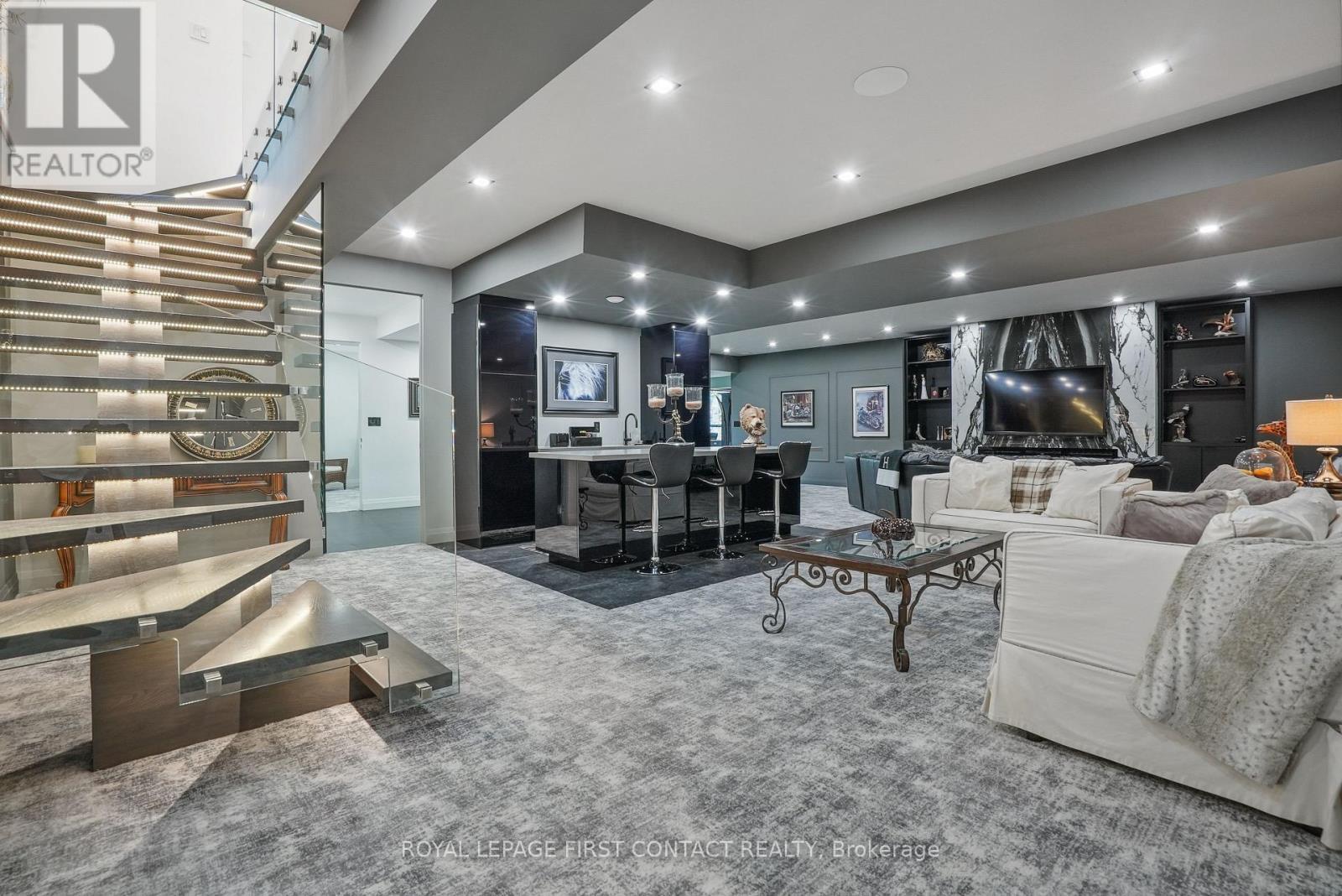 












2761 LOCKHART ROAD

,
Innisfil,




Ontario
L9S3G2

