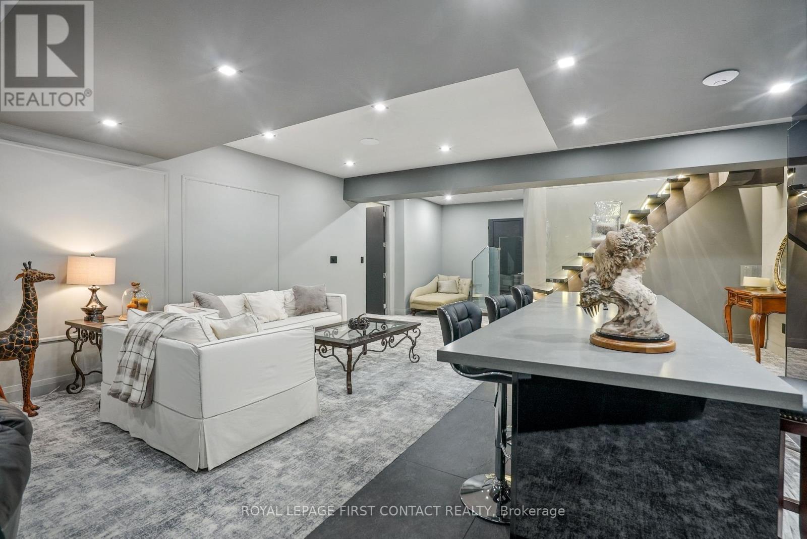 












2761 LOCKHART ROAD

,
Innisfil,




Ontario
L9S3G2

