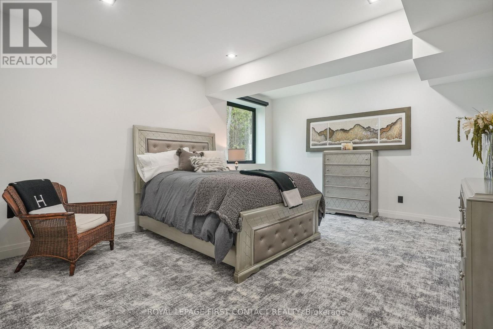 












2761 LOCKHART ROAD

,
Innisfil,




Ontario
L9S3G2

