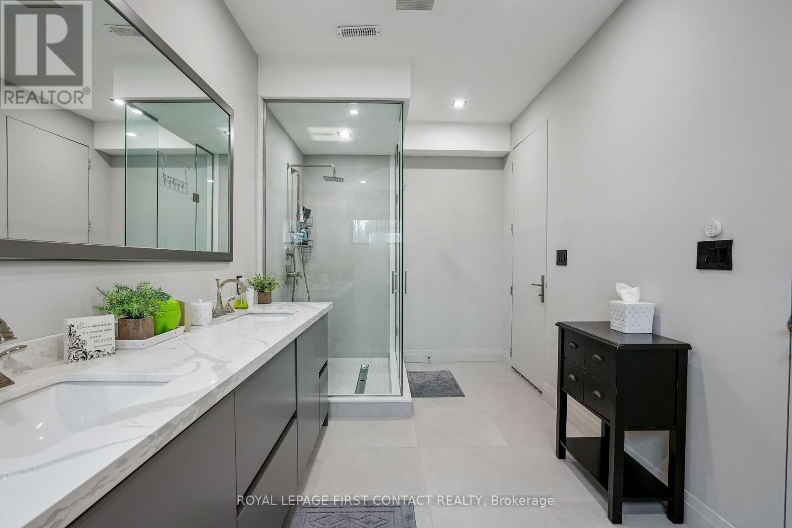 












2761 LOCKHART ROAD

,
Innisfil,




Ontario
L9S3G2

