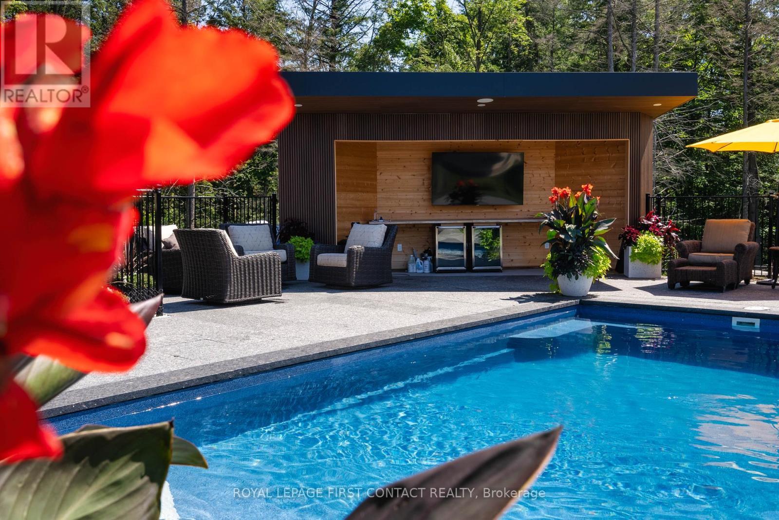 












2761 LOCKHART ROAD

,
Innisfil,




Ontario
L9S3G2

