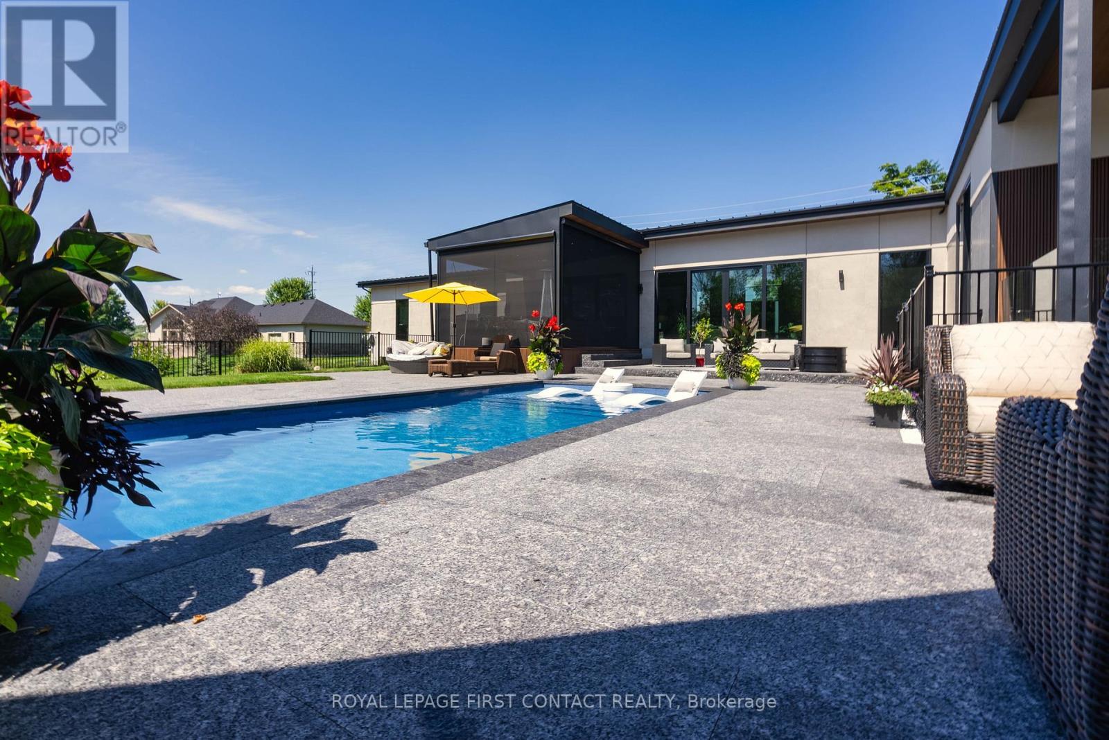 












2761 LOCKHART ROAD

,
Innisfil,




Ontario
L9S3G2

