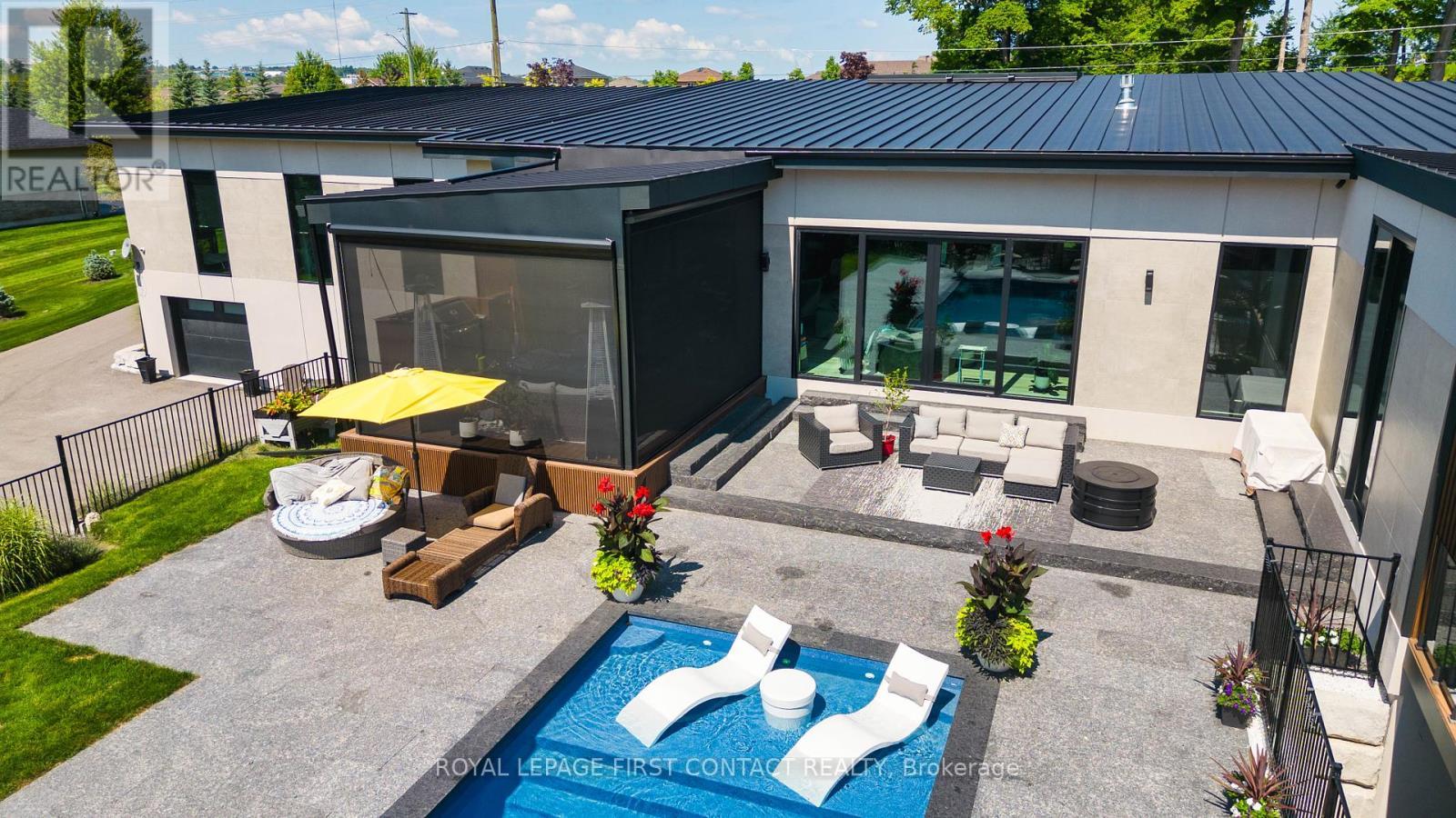












2761 LOCKHART ROAD

,
Innisfil,




Ontario
L9S3G2

