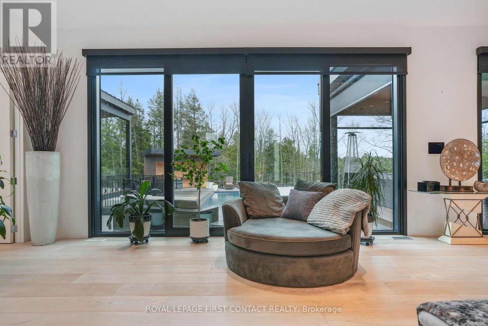 












2761 LOCKHART ROAD

,
Innisfil,




Ontario
L9S3G2

