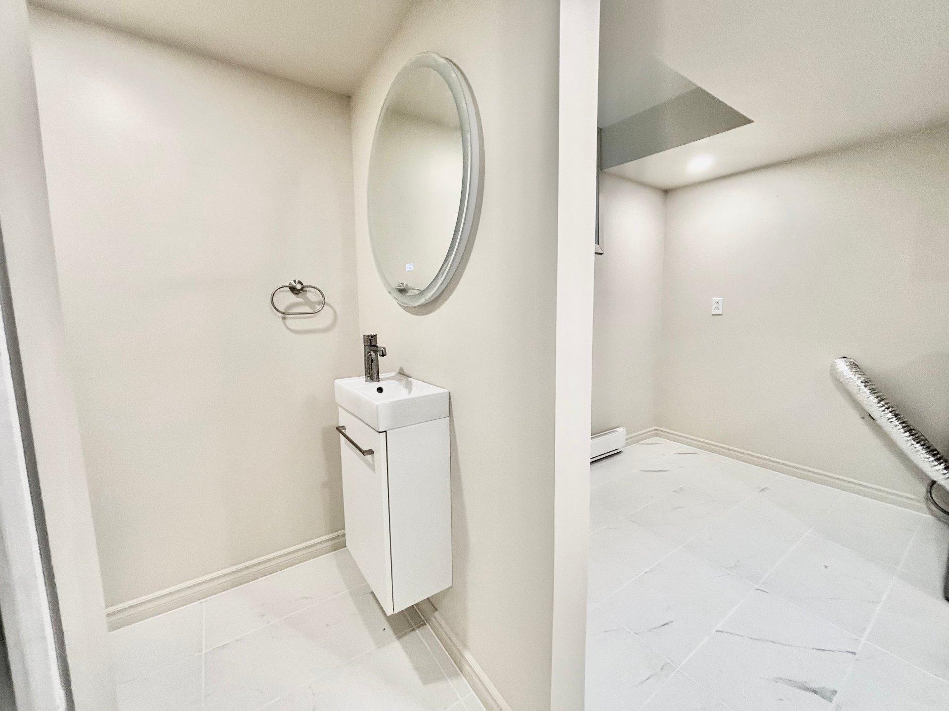 









4999


Rue Pilon

,
Montréal (Pierrefonds-Roxboro),




QC
H9K1G5

