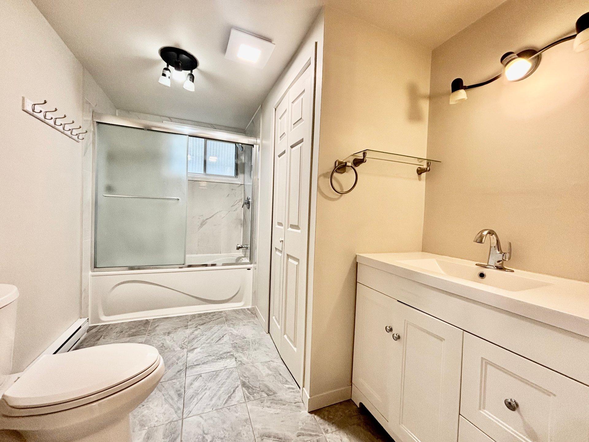 









4999


Rue Pilon

,
Montréal (Pierrefonds-Roxboro),




QC
H9K1G5

